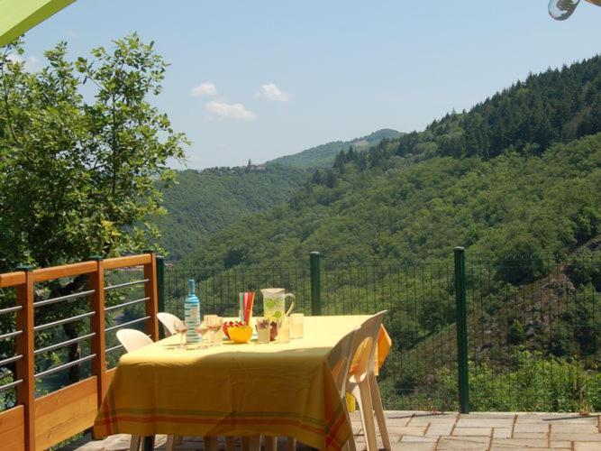 Graceful Holiday Home In Montclar With Bubble Bath Montclar (Aveyron) Exterior photo